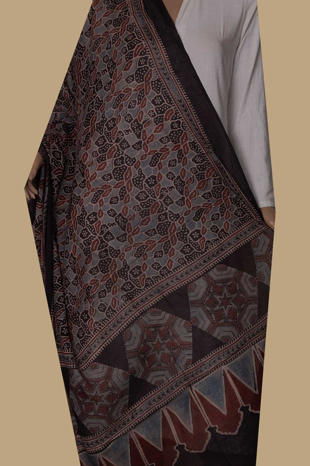 Ajrak Cotton Dupatta - Matkatus 