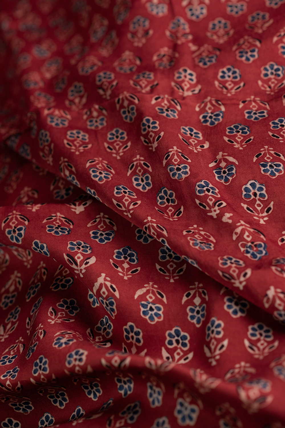 Silk Fabric - Matkatus 