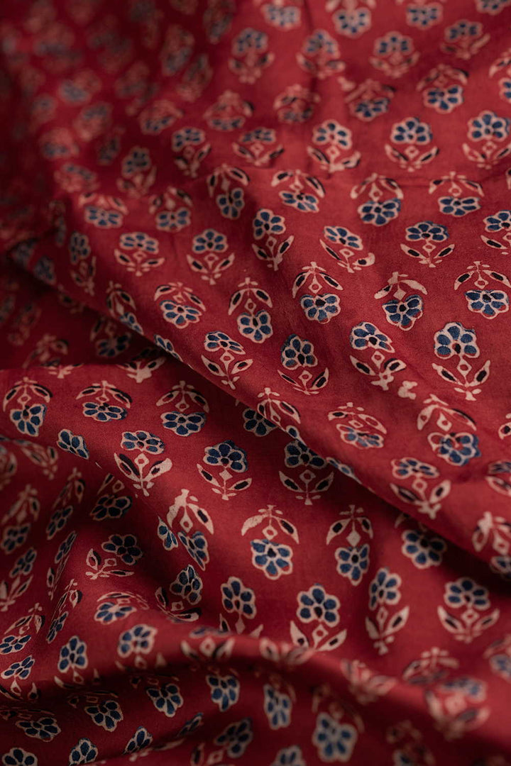 Silk Fabric - Matkatus 
