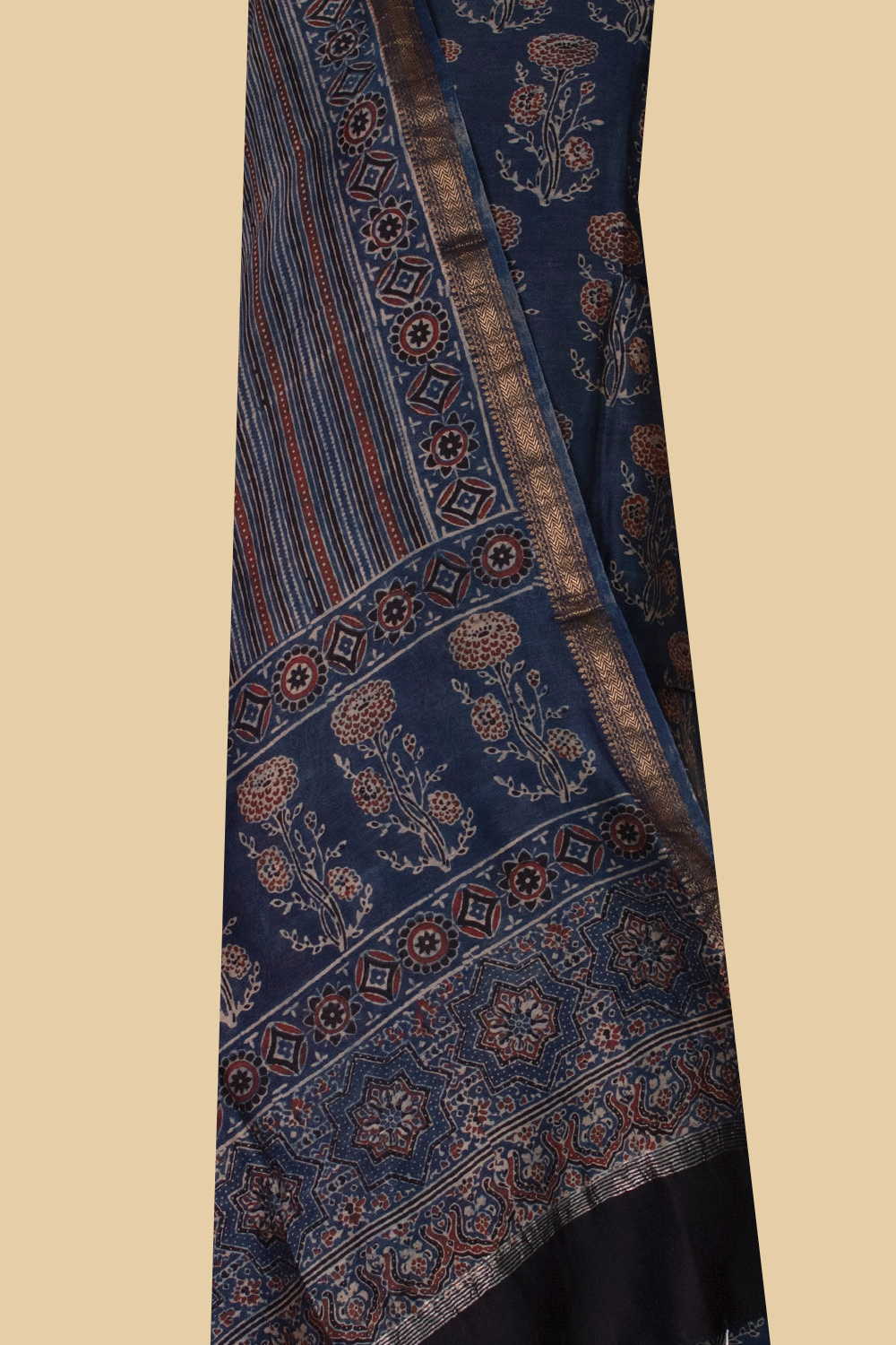 Top and Dupatta - Matkatus 