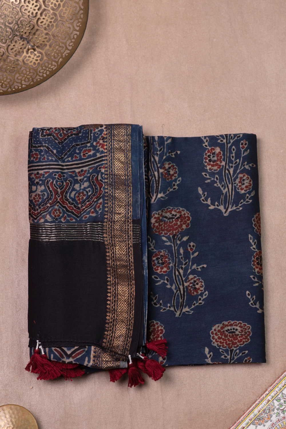 Ajrak Suits - Matkatus 