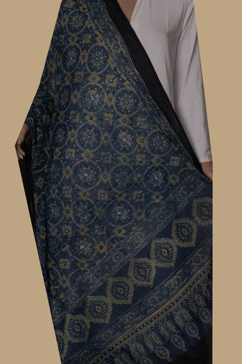 Ajrak Cotton Dupatta - Matkatus 