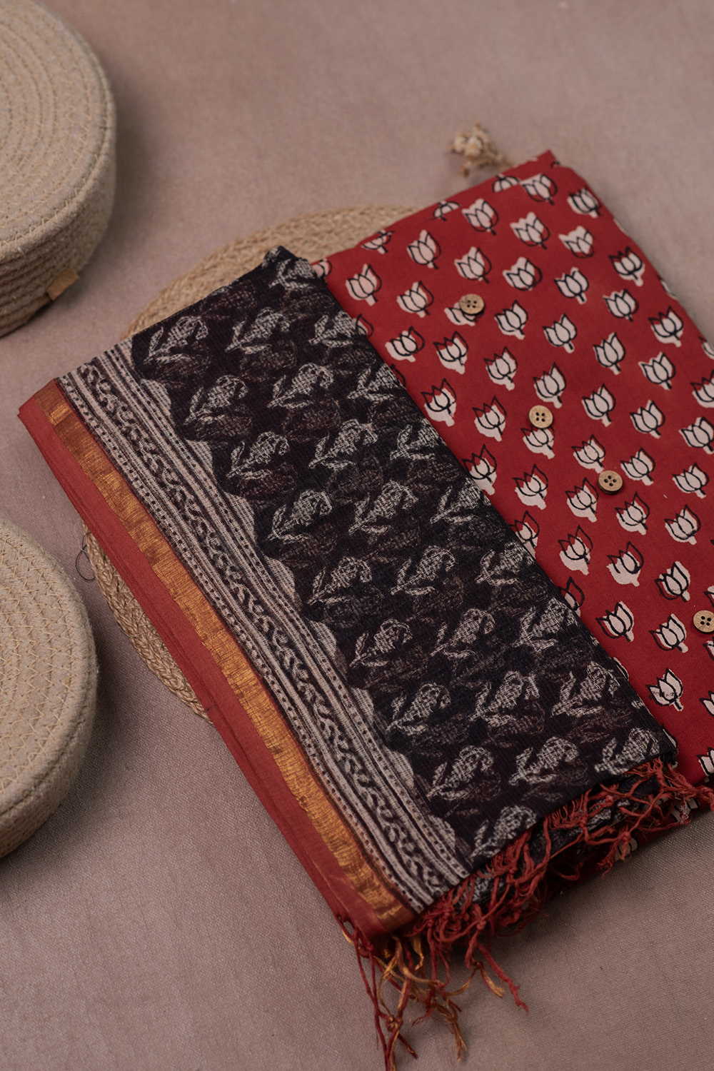 Top & Dupatta - Matkatus
