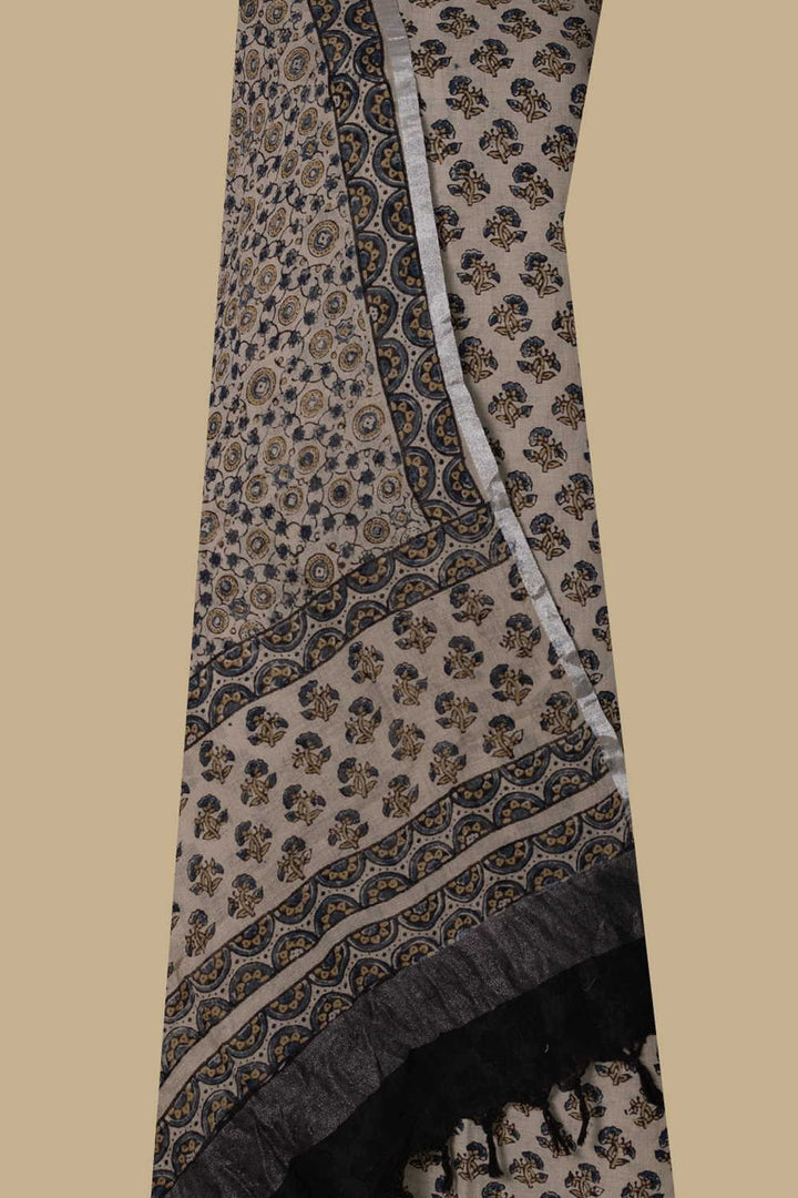 Ajrak Suits - Matkatus