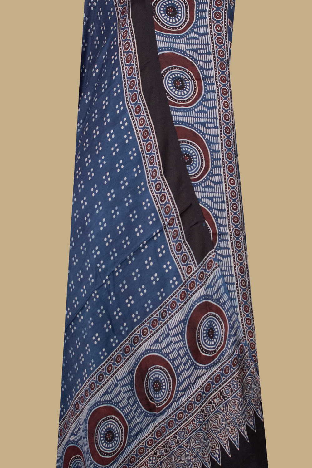 Ajrak Suits - Matkatus 