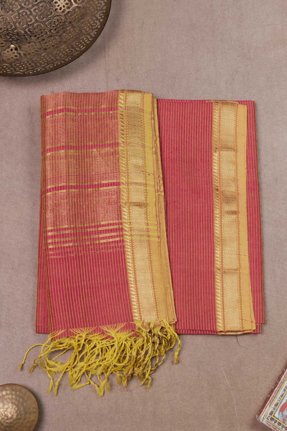 Top and Dupatta - Matkatus 
