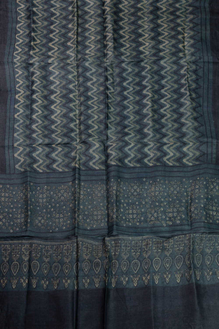 Unstitched Suits - Matkatu 
