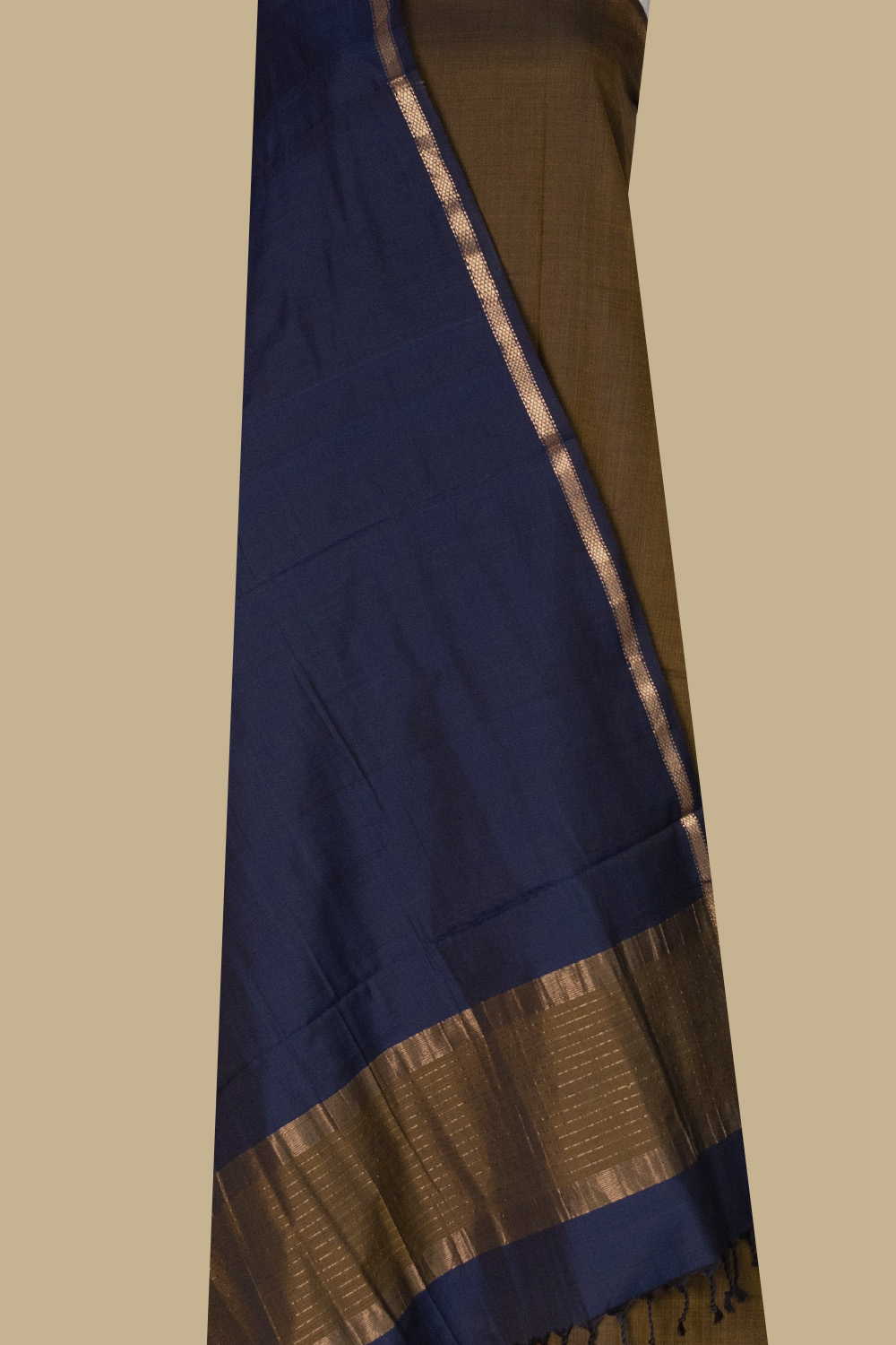 18 Piece Suits - Matkatus 