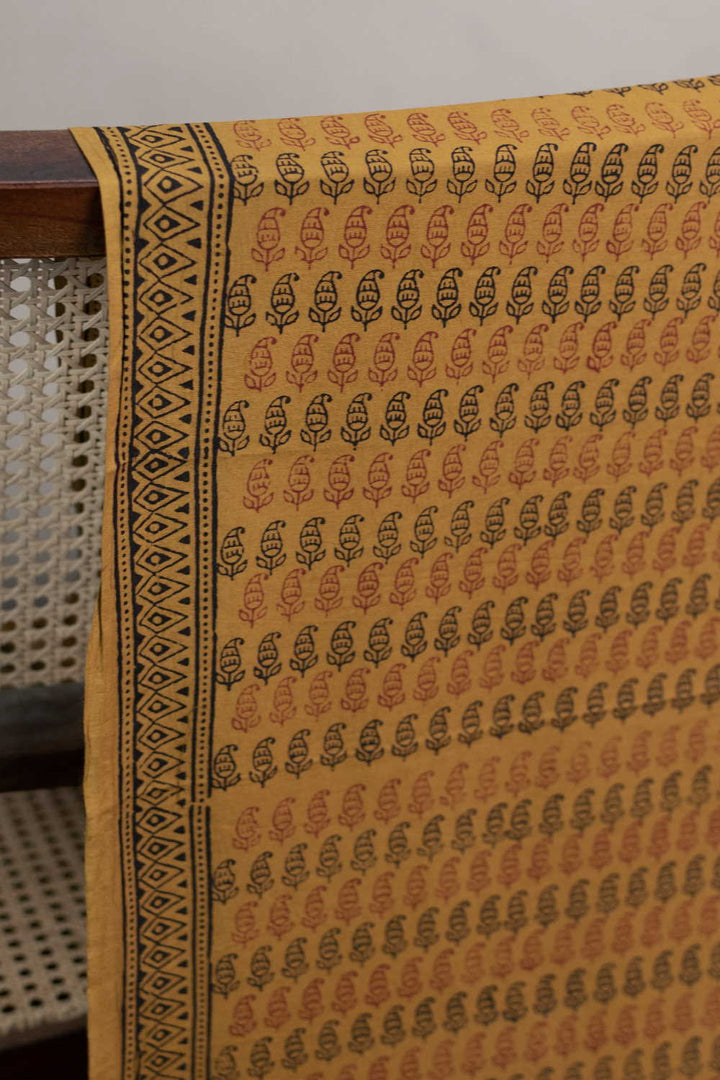 Paisley Motifs on Yellow Bagh Cotton Fabric-0.5 m
