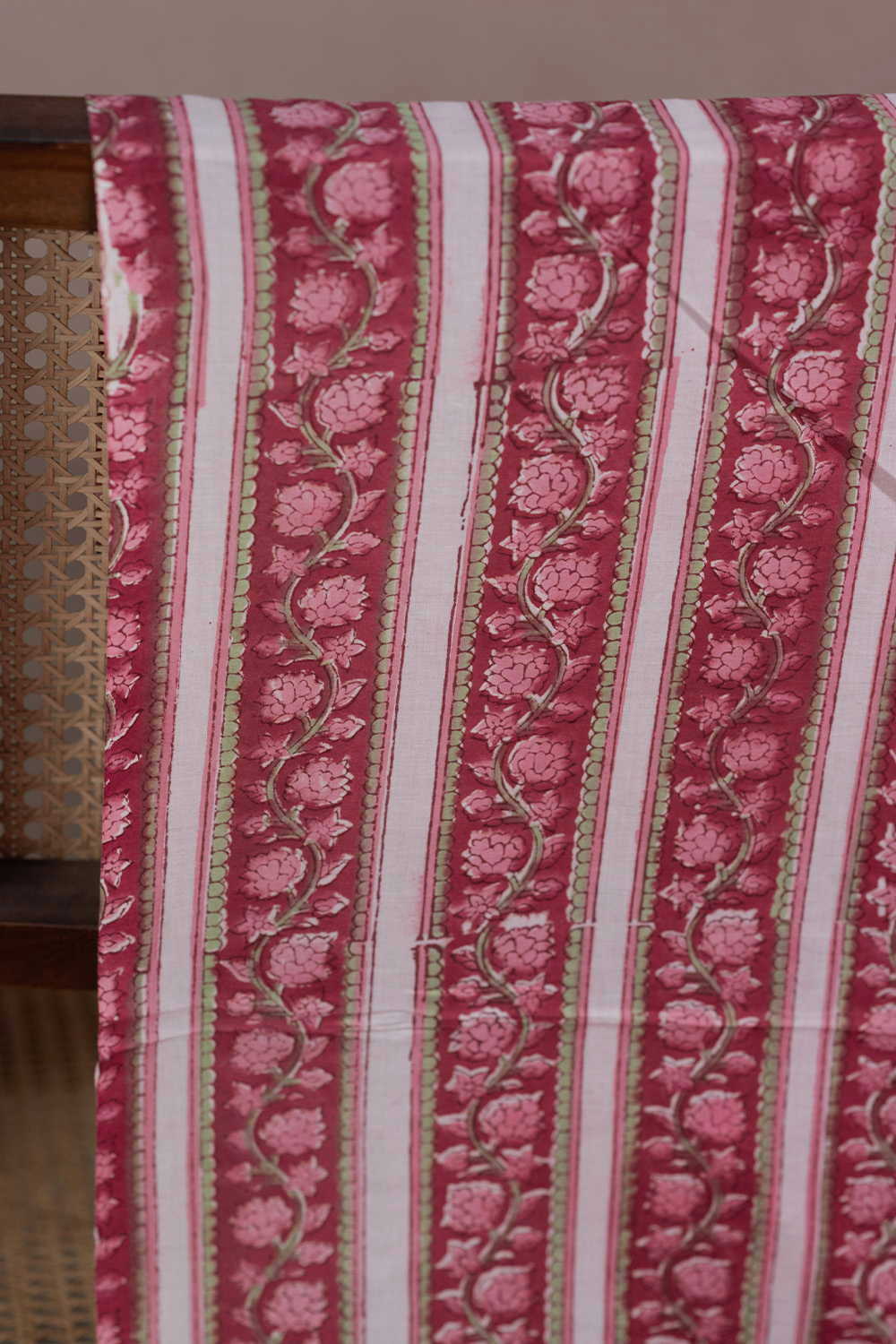 Floral Sanganeri cotton fabric - Matkatus 