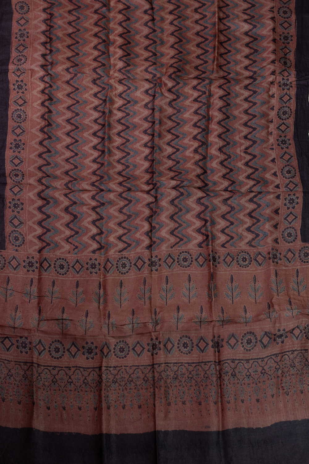 Unstitched Suits - Matkatu 