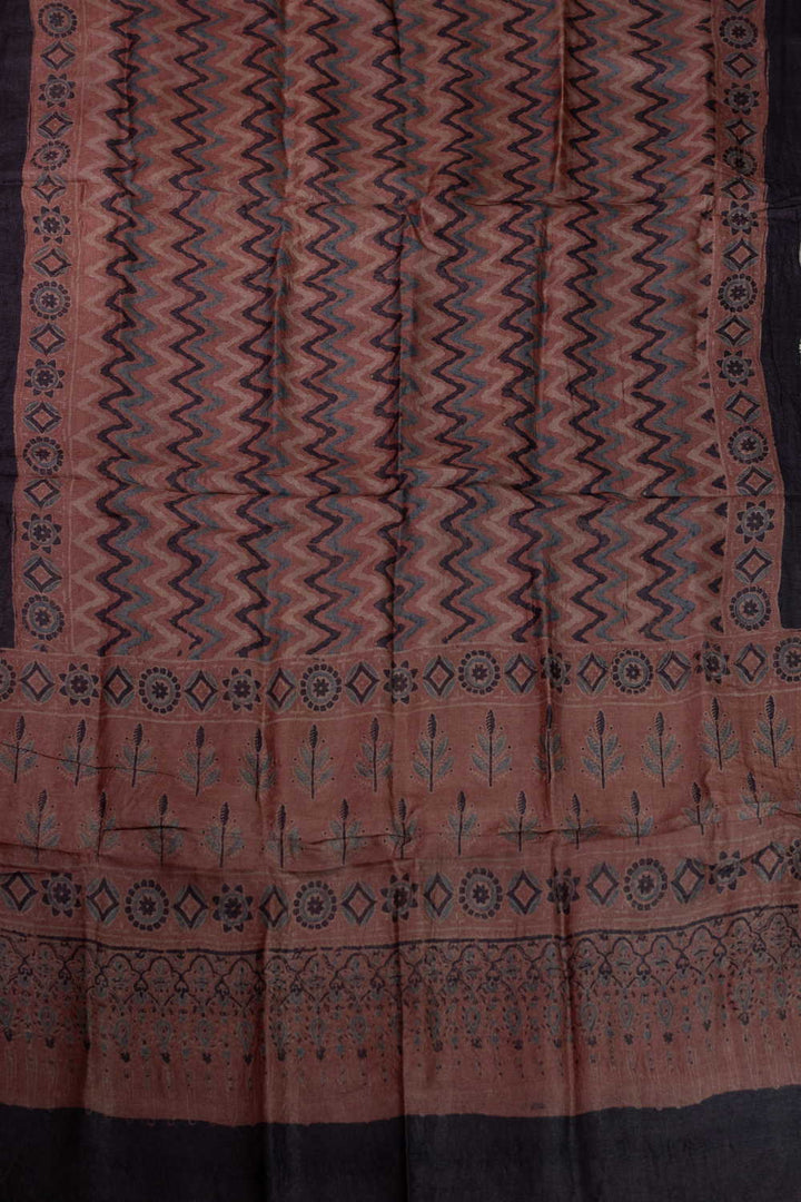 Unstitched Suits - Matkatu 