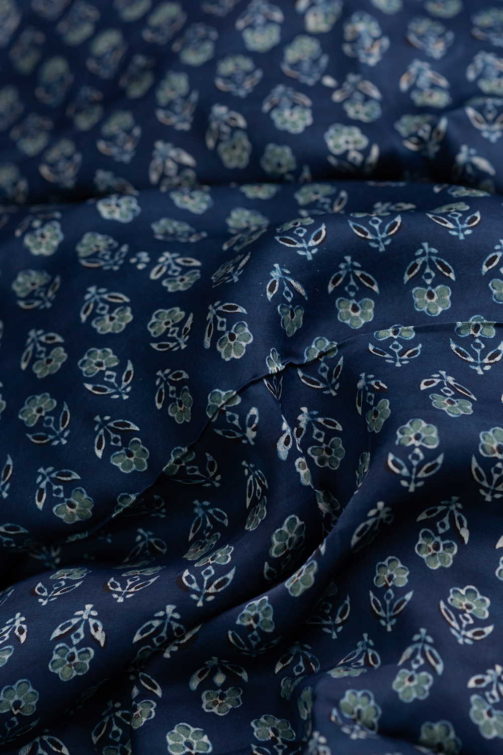 Silk Fabric - Matkatus 