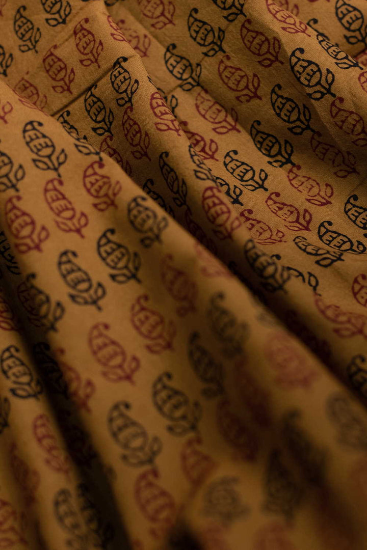 Paisley Motifs on Yellow Bagh Cotton Fabric-0.5 m