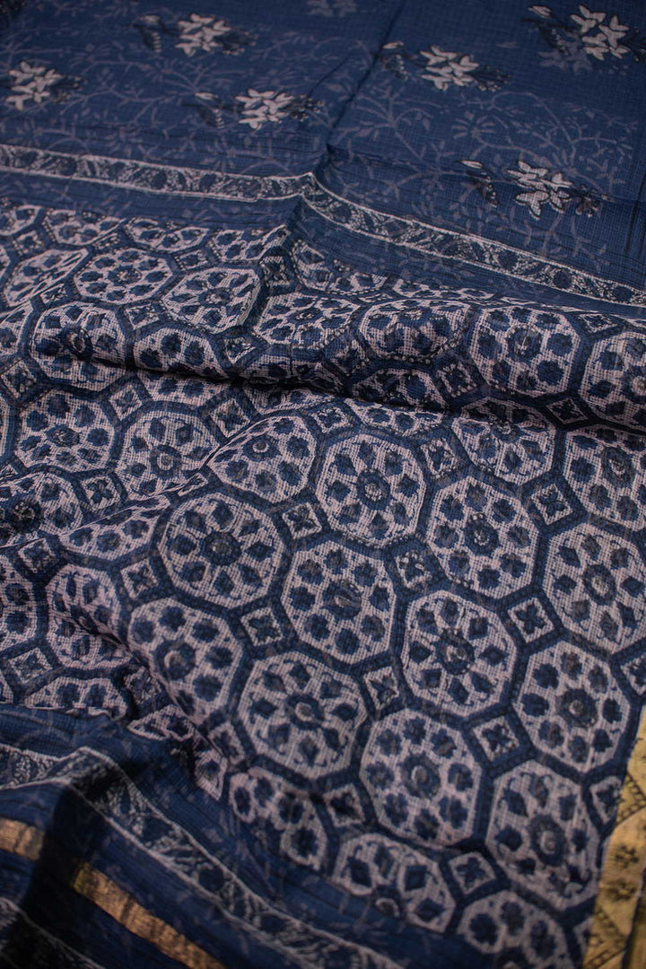 Sarees - Matkatus 