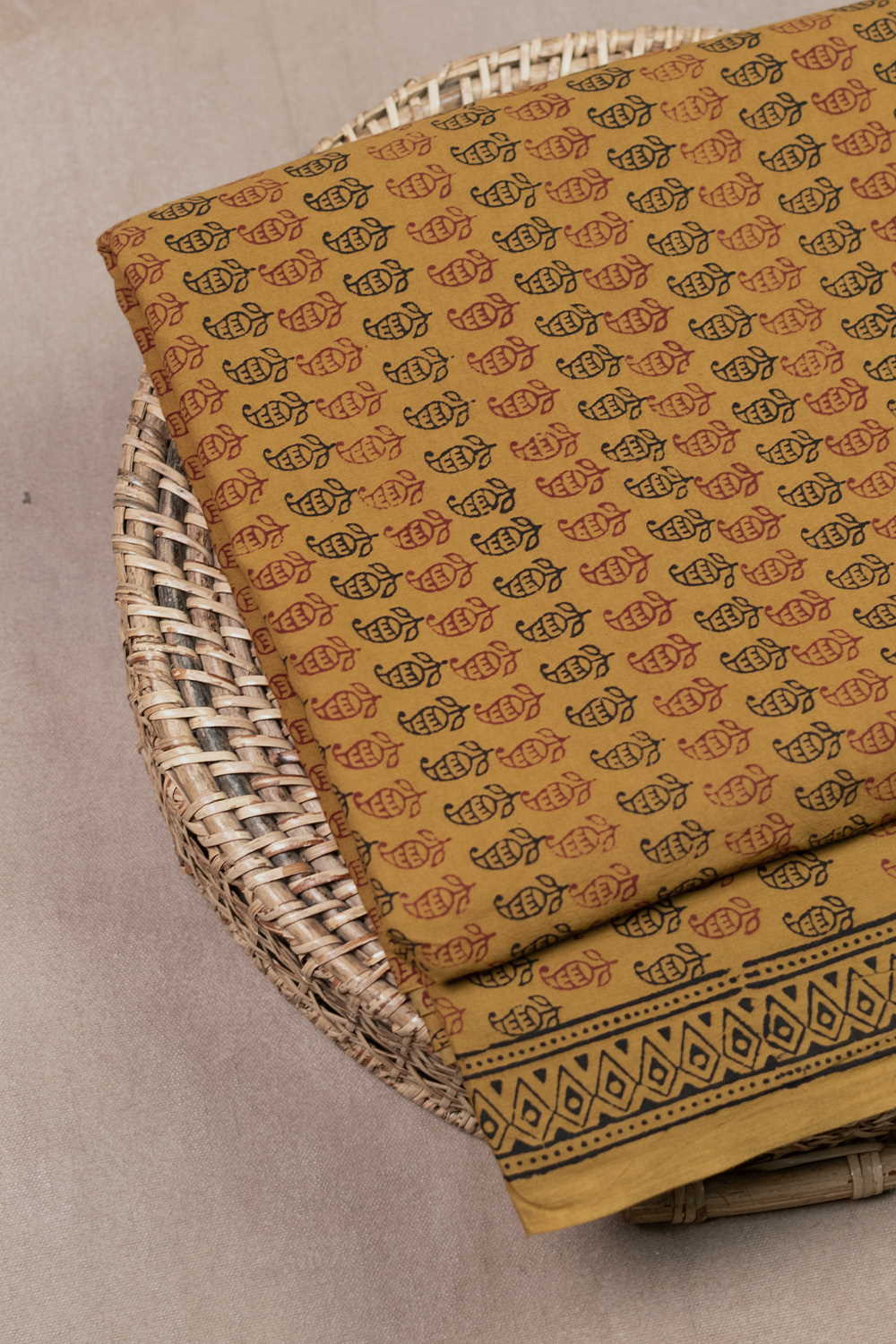 Paisley Motifs on Yellow Bagh Cotton Fabric-0.5 m