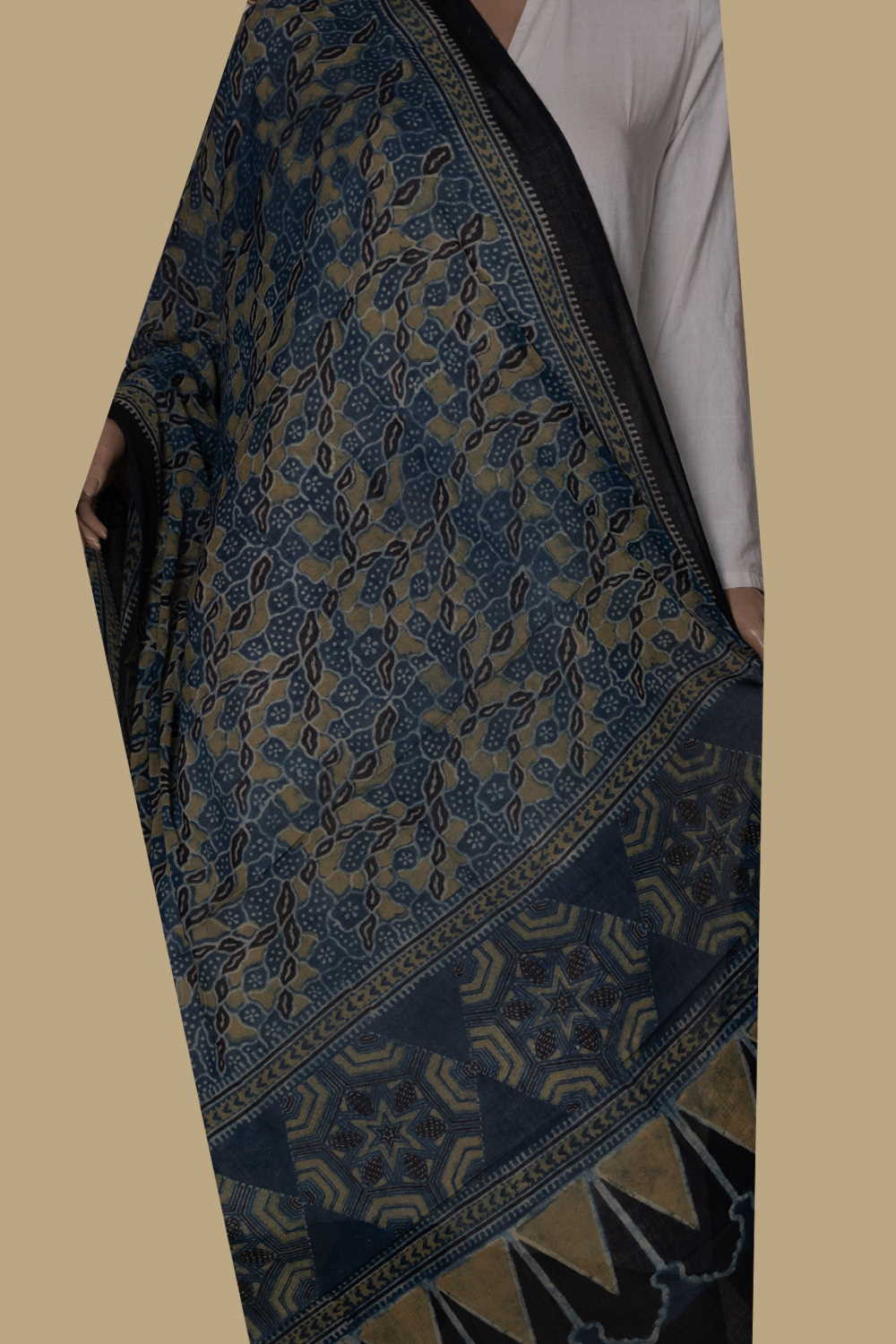 Ajrak Cotton Dupatta - Matkatus 