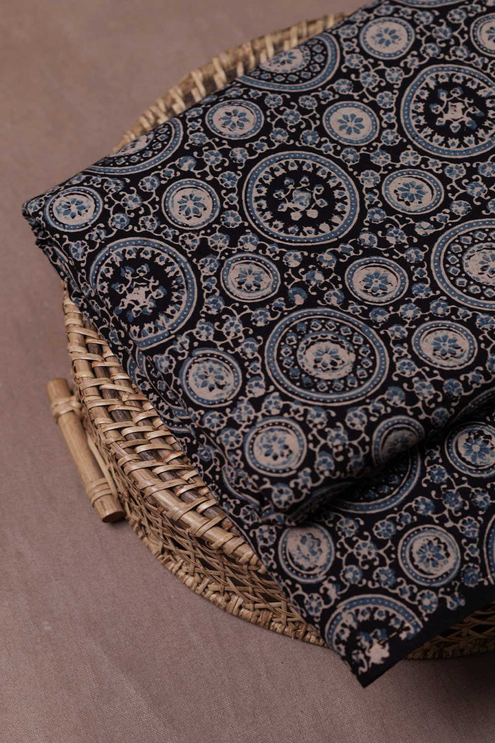 Block Printed Fabric - Matkatus 