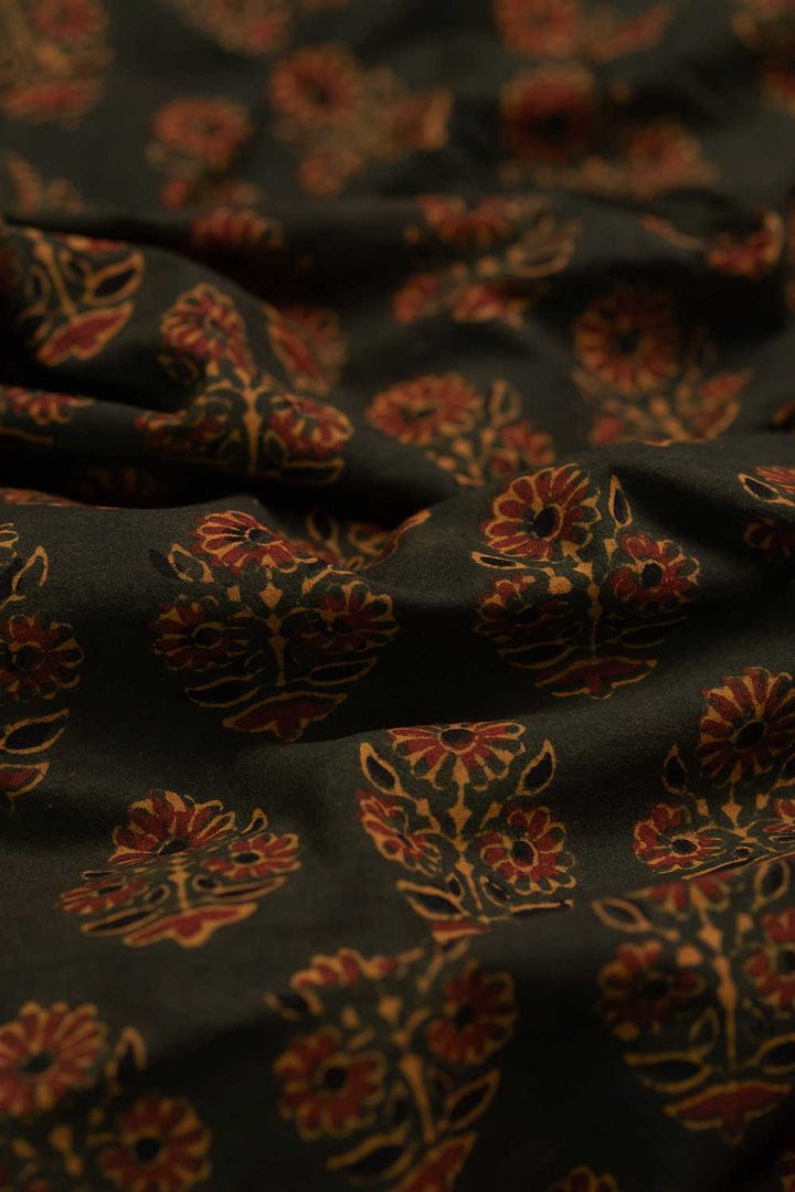 Block Printed Cotton Fabric - Matkatus 
