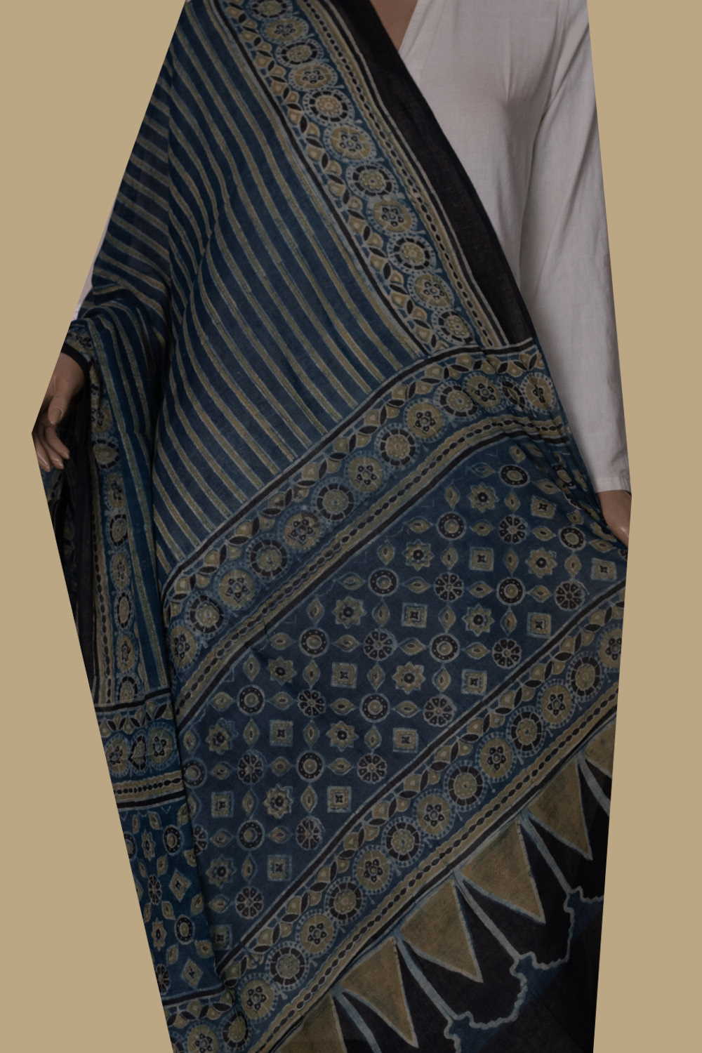Ajrak Cotton Dupatta - Matkatus 