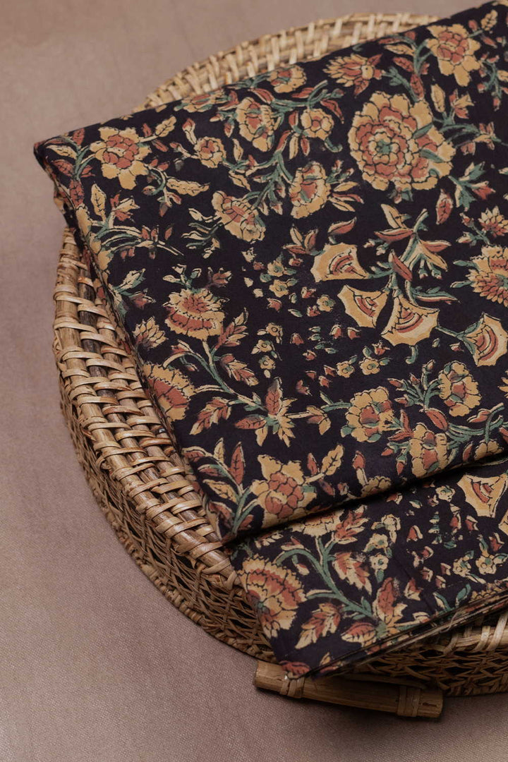 Hand block printed Sanganeri cotton fabric with floral motifs - Matkatus 
