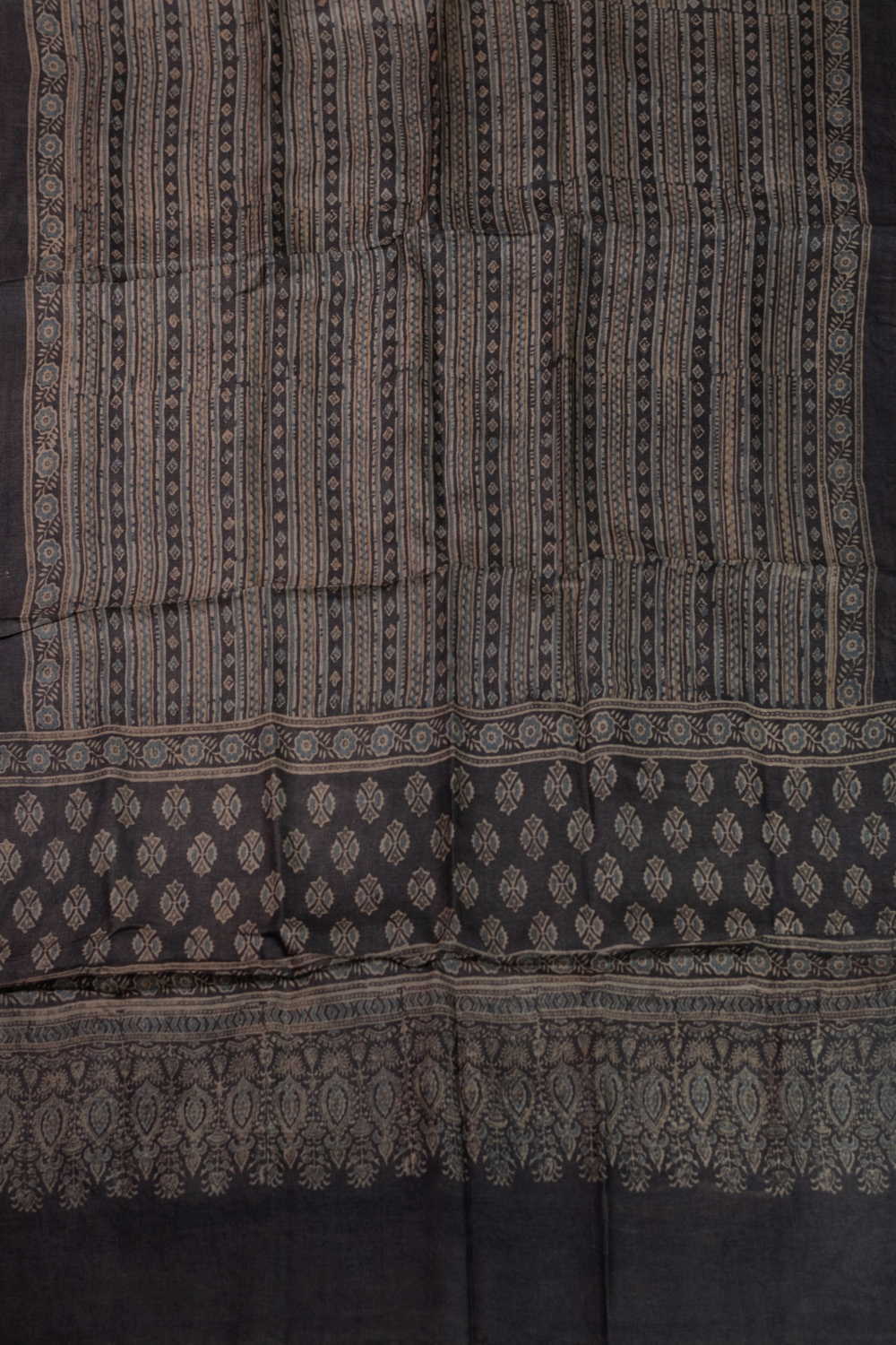 Unstitched Suits - Matkatu 