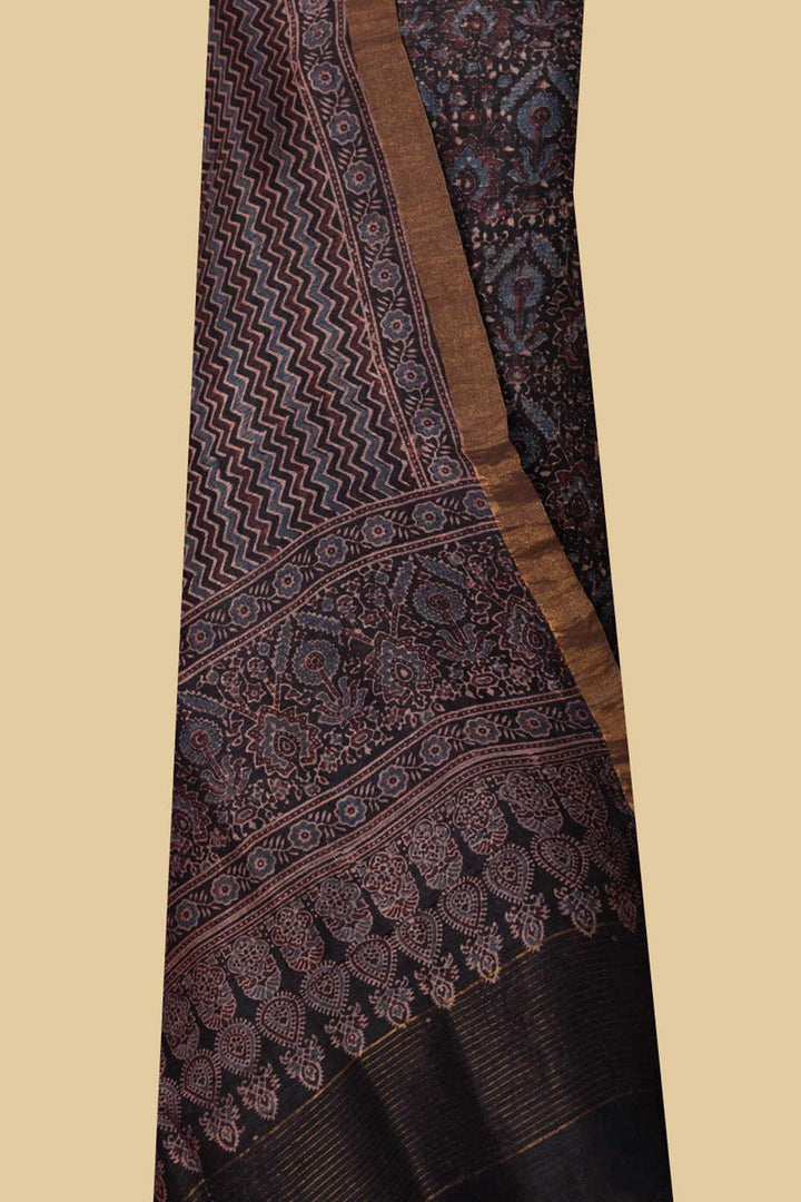 Ajrak Suits - Matkatus