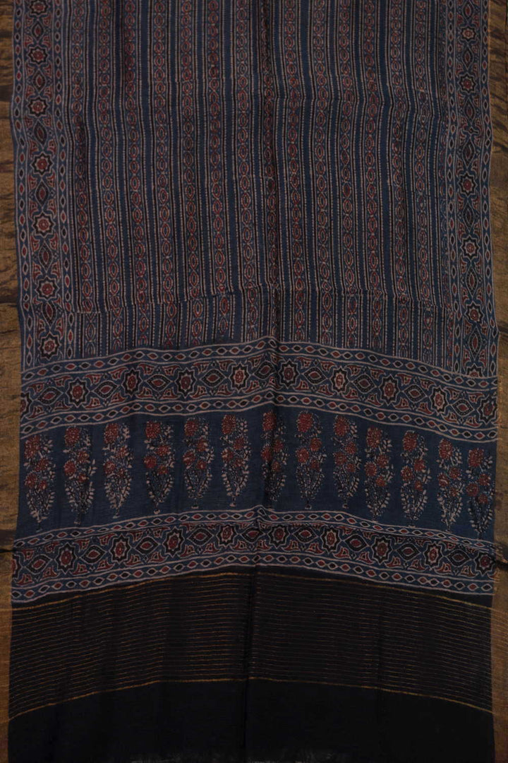 Unstitched Suits - Matkatus 