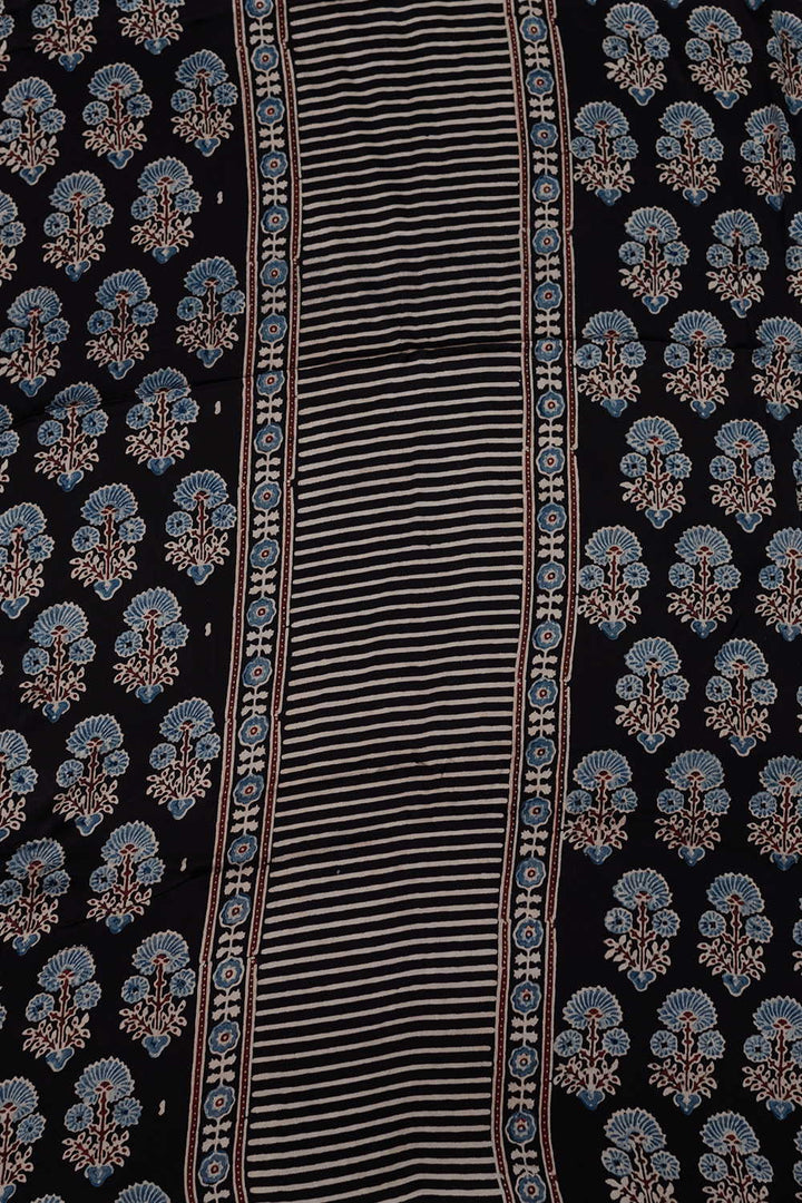 Ajrak Suits - Matkatus