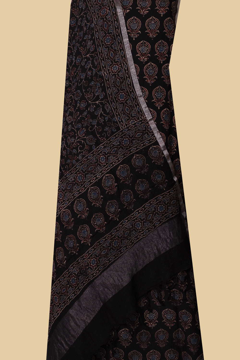 Unstitched Suits - Matkatus 