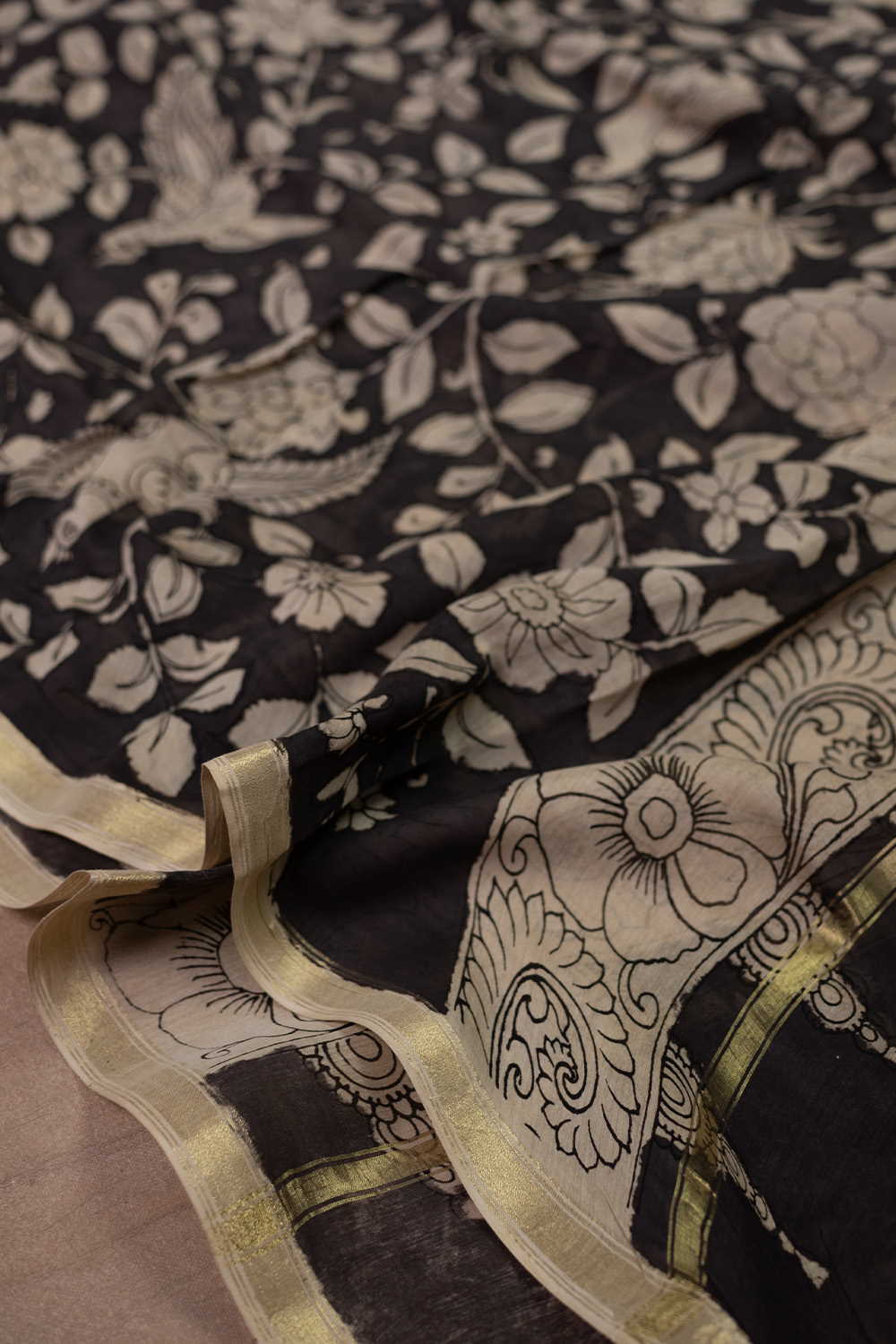 Hand Painted Dupatta - Matkatus