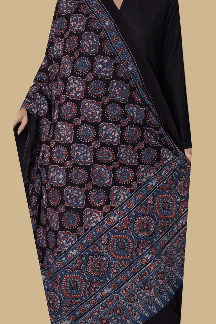 Ajrak Dupatta - Matkatus 