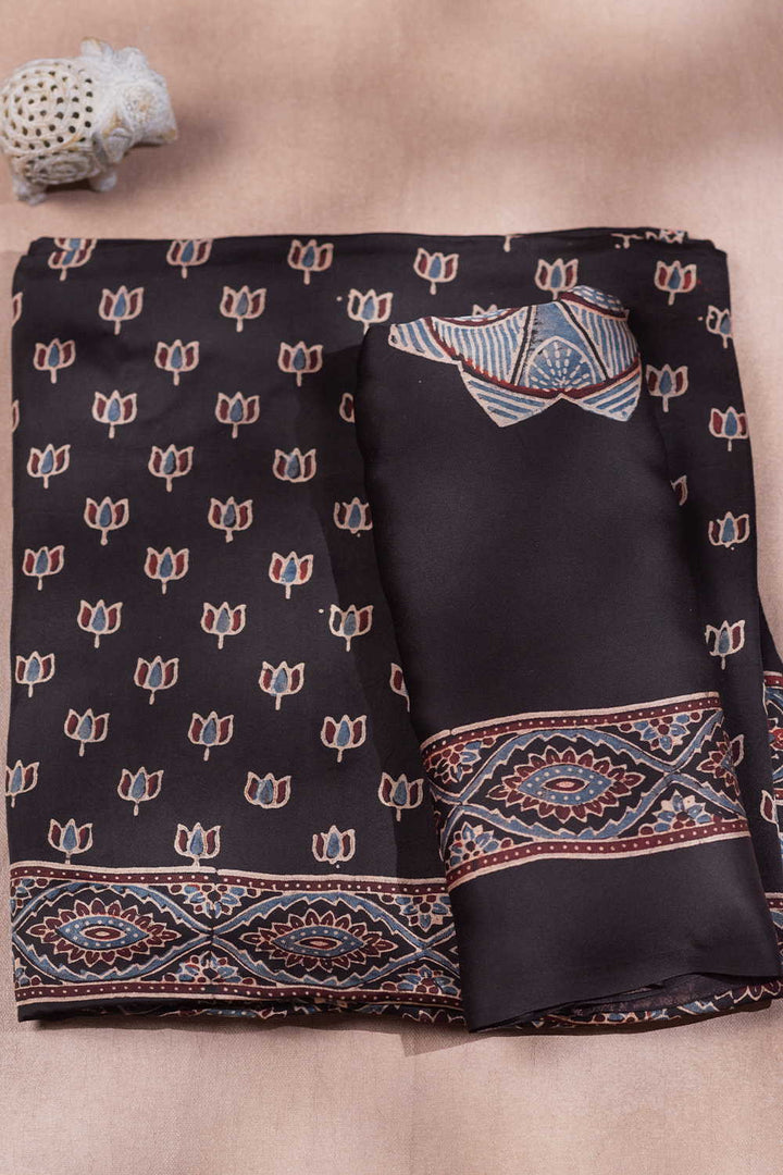 Ajrak Suits - Matkatus 