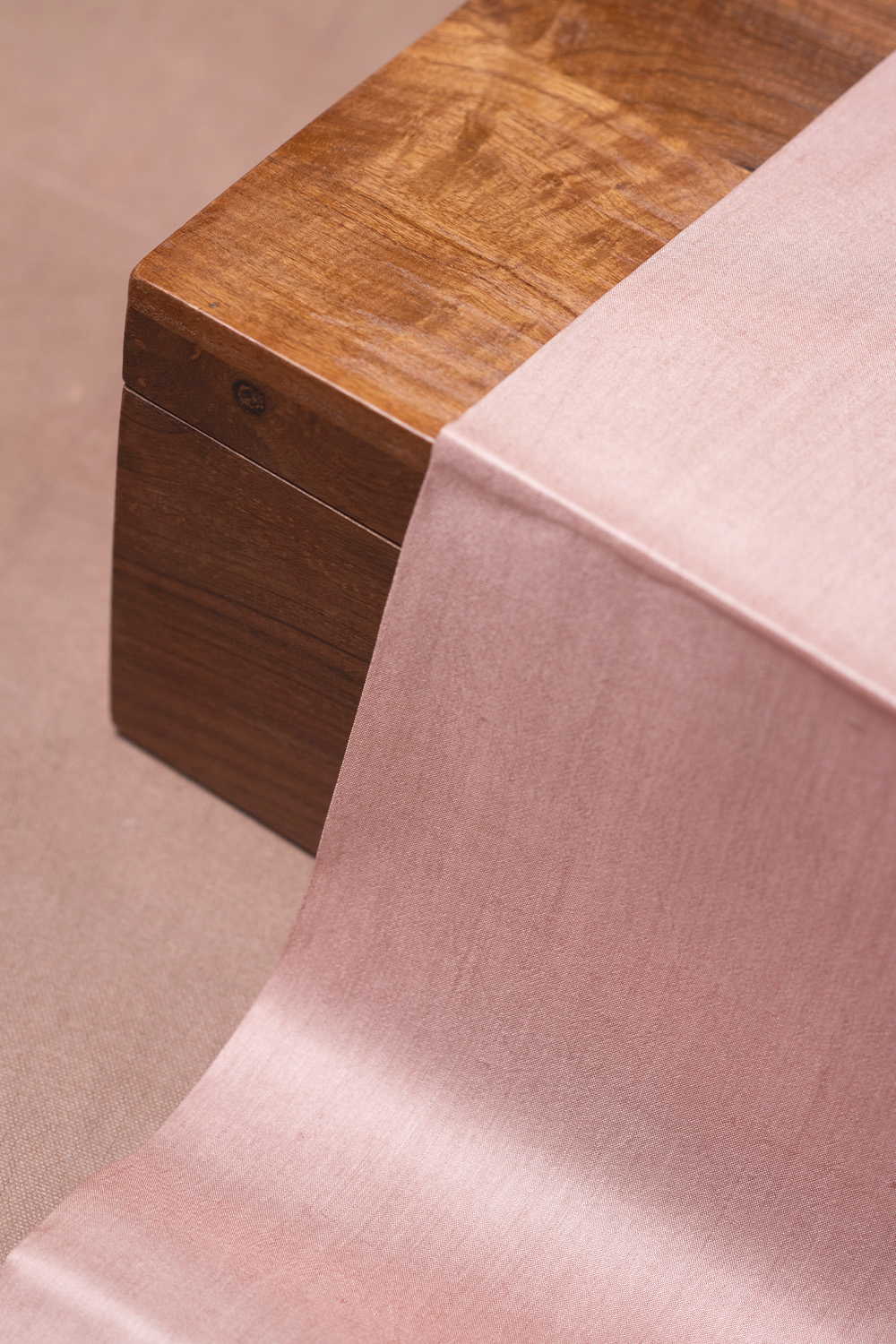 Silk Fabrics - Matkatus