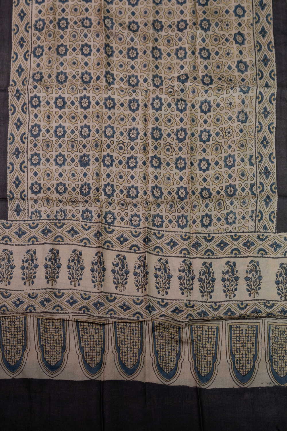Unstitched Suits - Matkatu 