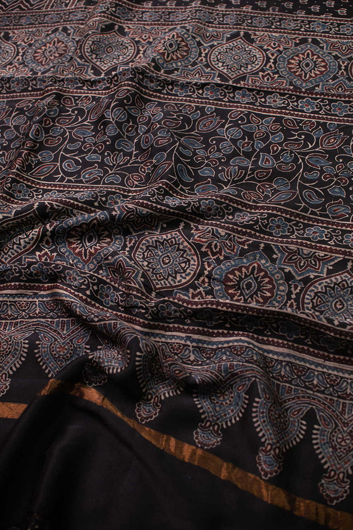 Sarees - Matkatus 