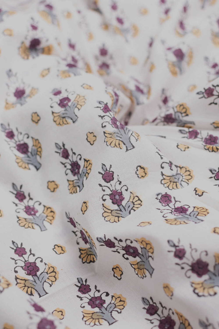 Hand block printed Sanganeri cotton fabric with floral motifs - Matkatus 