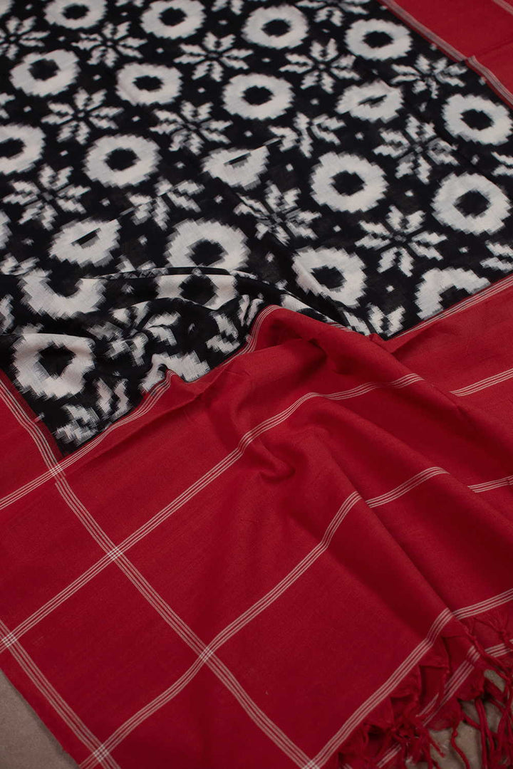 Ikat Cotton Dupatta - Matkatus 
