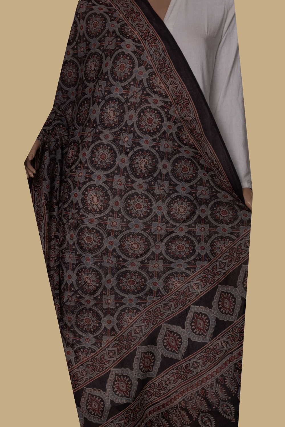 Ajrak Cotton Dupatta - Matkatus 
