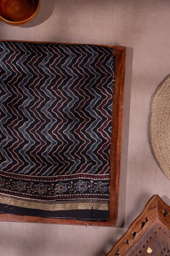 Ajrak Sarees - Matkatus 