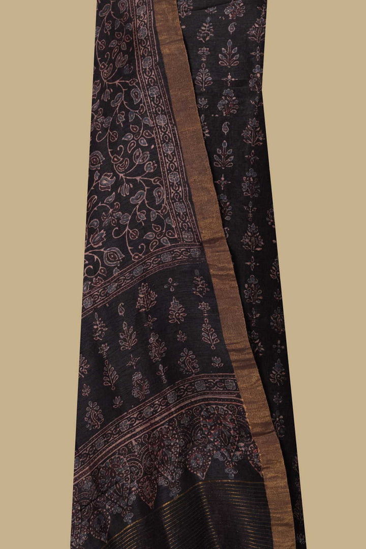 Ajrak Suits - Matkatus