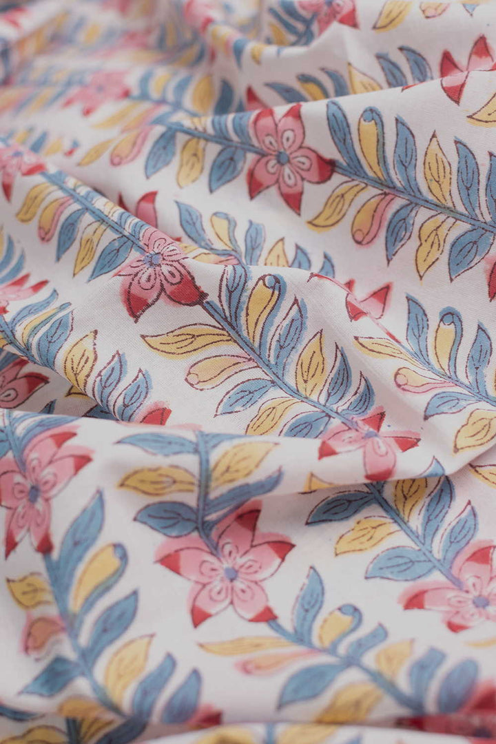 Hand block printed Sanganeri cotton fabric with floral motifs - Matkatus 