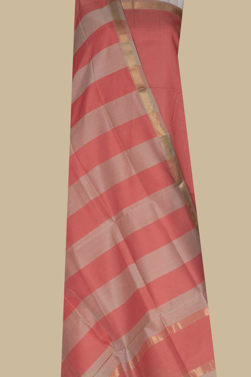 21 Piece Suits - Matkatus 