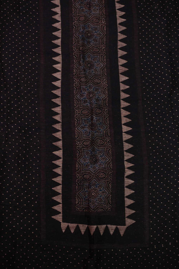 Ajrak Suits - Matkatus