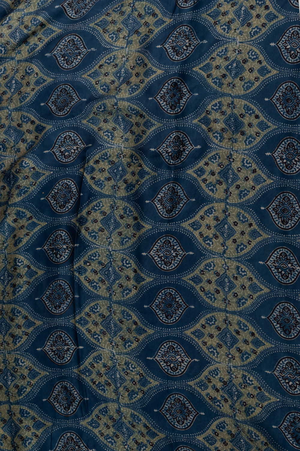 Silk Fabrics - Matkatus