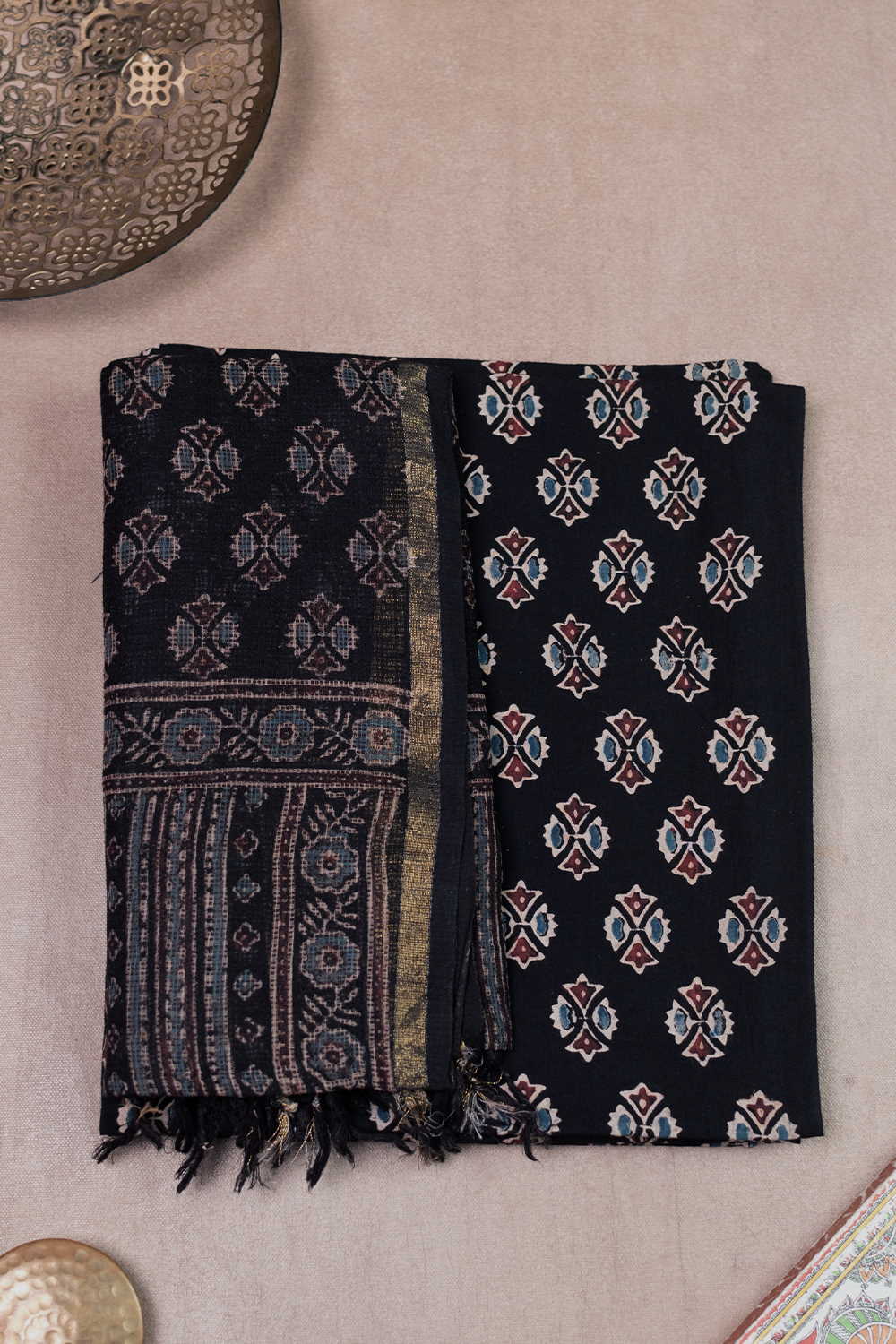 Ajrak print Suits-Matkatus 