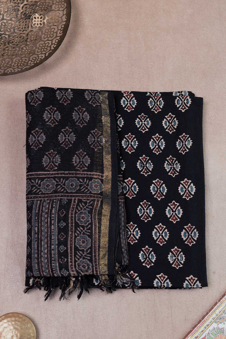 Ajrak print Suits-Matkatus 