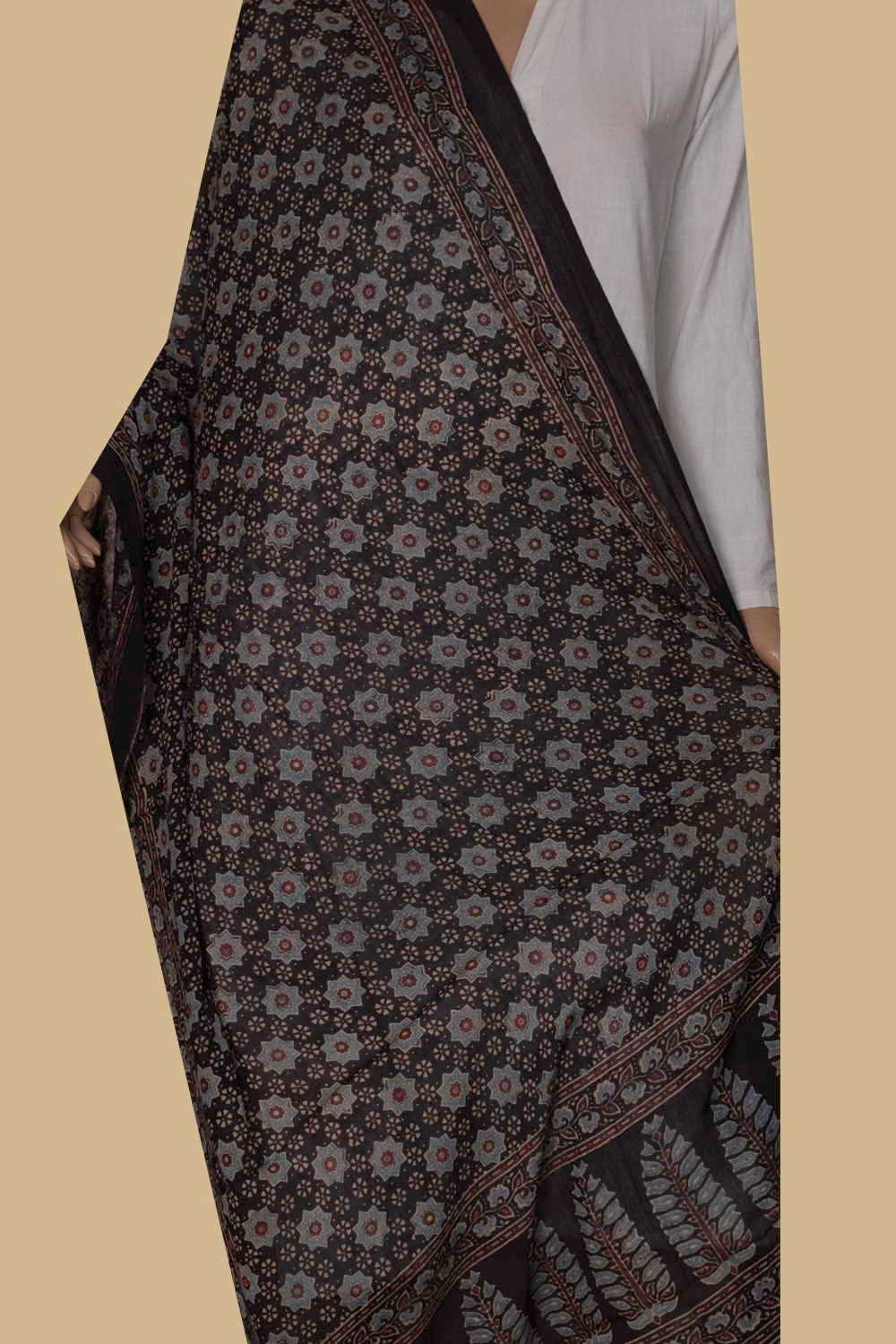 Ajrak Cotton Dupatta - Matkatus 