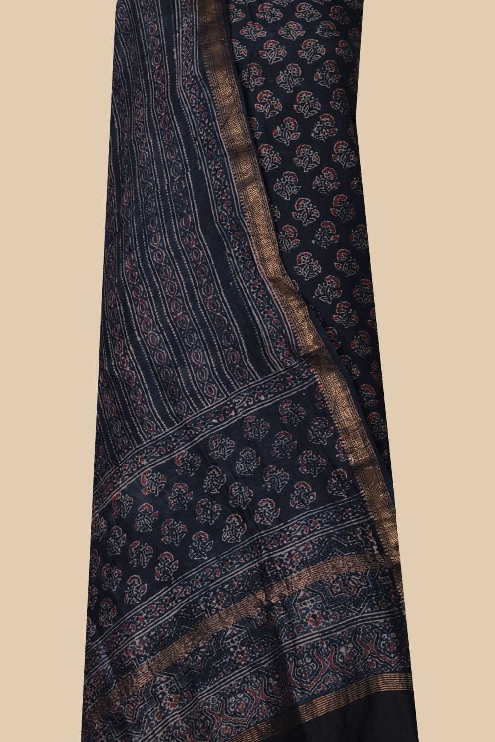 Unstitched Suits-Matkatus 