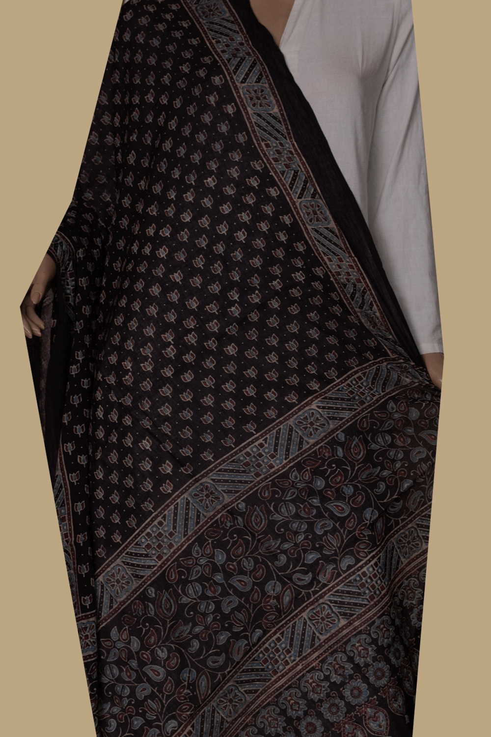 Ajrak Cotton Dupatta - Matkatus 